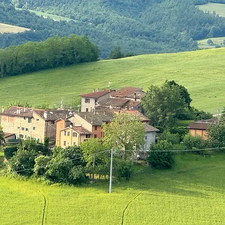 La Corte Dei Celti La Fonte 1 San Benedetto Del Querceto Esterno foto