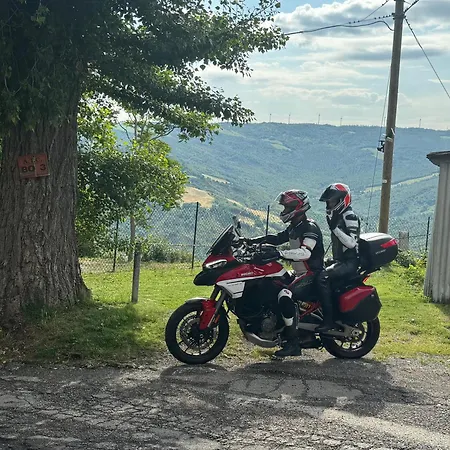 La Corte Dei Celti La Fonte 1 San Benedetto Del Querceto Esterno foto
