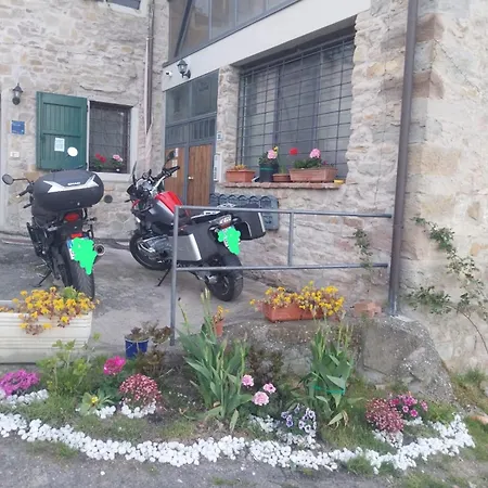 La Corte Dei Celti La Fonte 1 San Benedetto Del Querceto Esterno foto